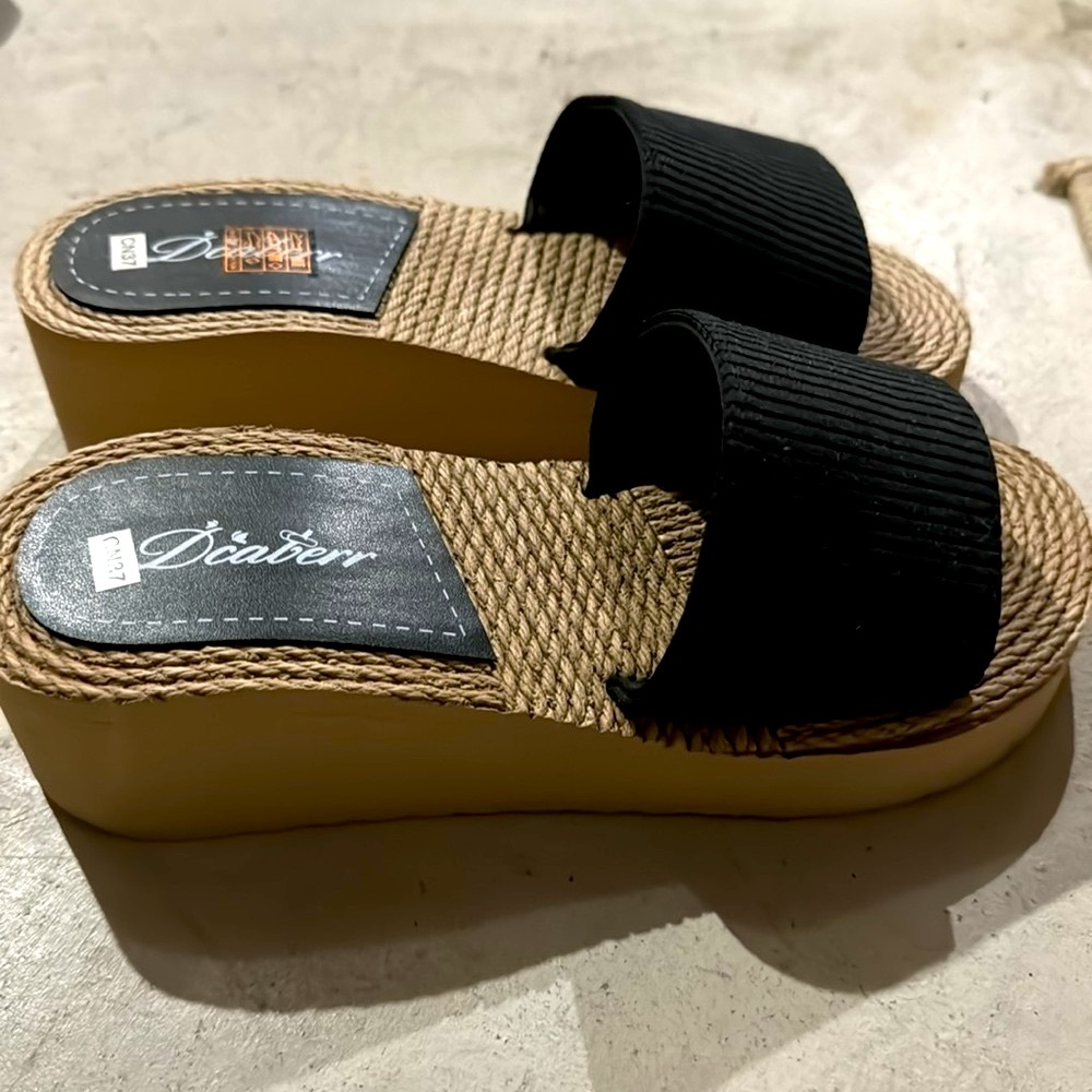 Lightweight chunky slides, adorable.